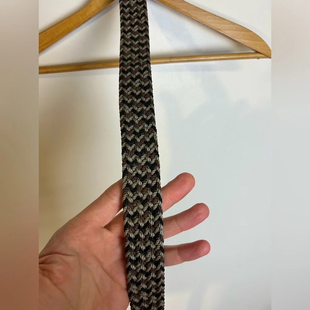 Unisex Woven Belt in Black and Brown size 44x1.5”